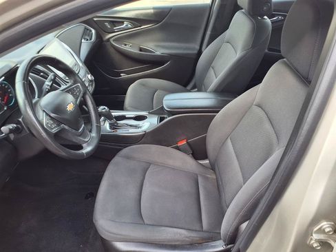 Used 2016 Chevrolet Malibu LT FWD image 9