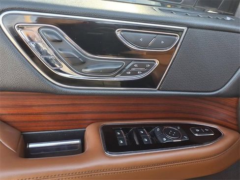 Certified 2023 Lincoln Navigator L Reserve image 8