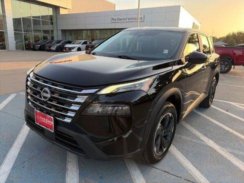 Certified 2024 Nissan Rogue SV FWD image 5