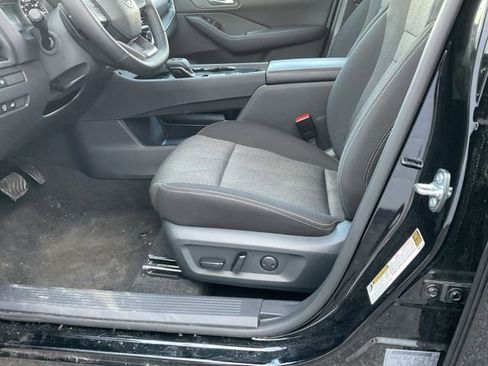 Used 2025 Nissan Rogue SV image 20