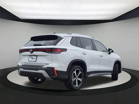 New 2026 Volkswagen Tiguan SE image 7