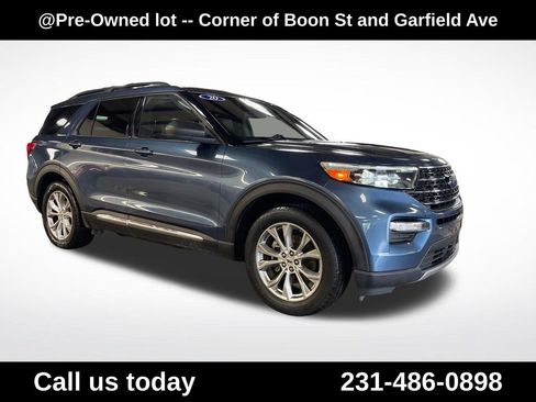 Used 2020 Ford Explorer XLT w/ Equipment Group 202A AWD/4WD image 7