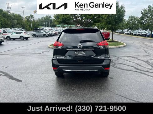 Used 2020 Nissan Rogue SV w/ Premium Package AWD/4WD image 6