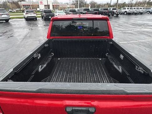Used 2025 Toyota Tacoma TRD Sport AWD/4WD image 36