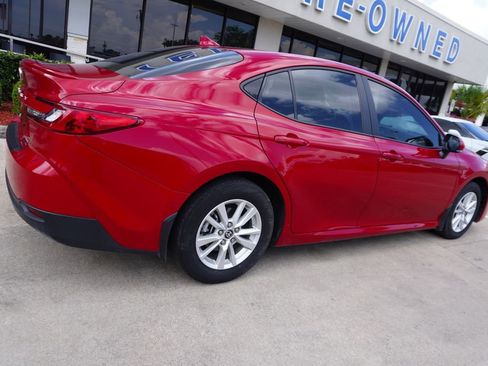 Used 2025 Toyota Camry LE w/ Convenience Package image 6