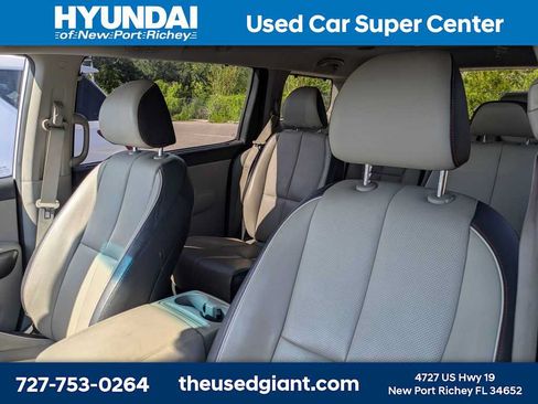 Used 2019 Kia Sedona EX FWD image 3