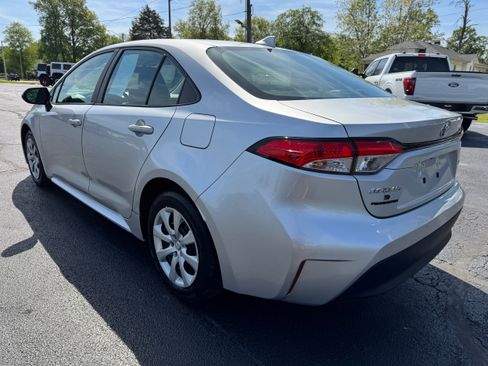 Used 2024 Toyota Corolla LE FWD image 5