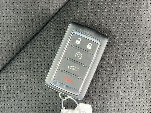 Used 2024 Jeep Grand Cherokee Altitude AWD/4WD image 29