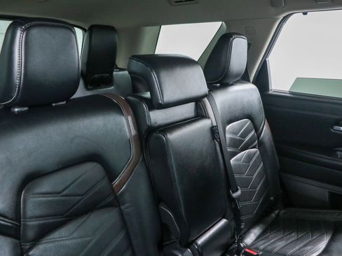 Used 2023 Nissan Pathfinder Platinum FWD image 29