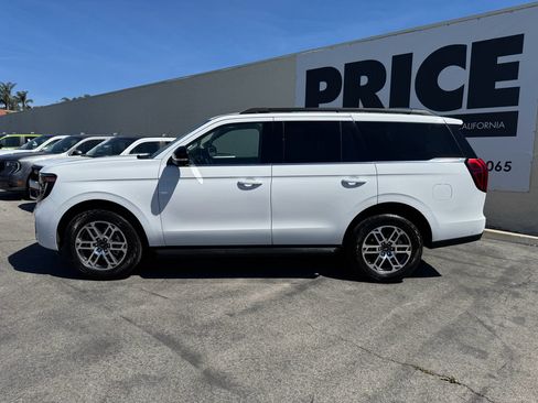 Used 2025 Ford Expedition Active image 6