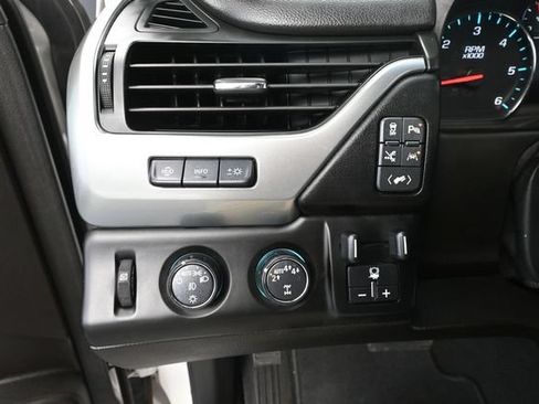 Used 2019 Chevrolet Suburban Premier w/ Premier Plus Edition AWD/4WD image 36