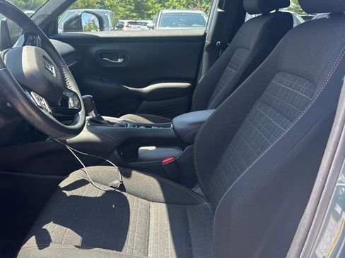 Used 2023 Honda HR-V Sport image 9
