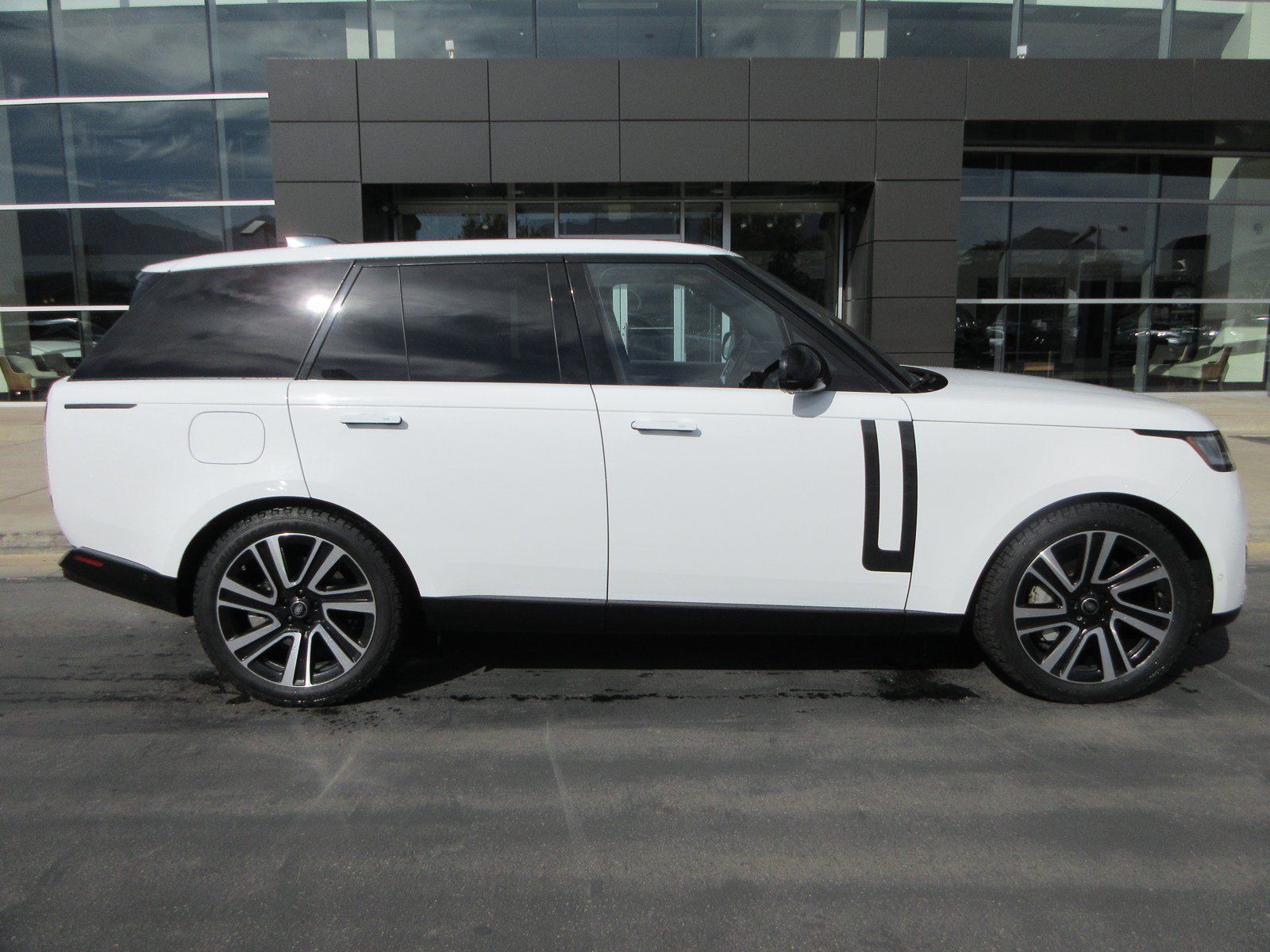 Used 2023 Land Rover Range Rover SE AWD/4WD image 10