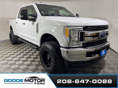 Certified 2019 Ford F250 XLT image 2