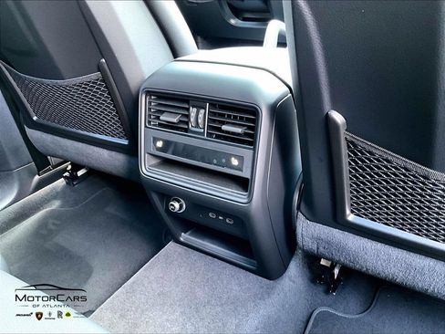 Used 2026 Porsche Cayenne AWD/4WD image 30