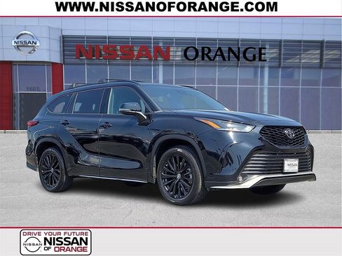 Used 2023 Toyota Highlander XSE image 1