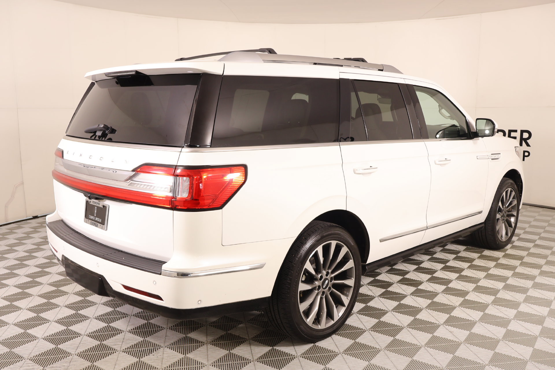 Used 2020 Lincoln Navigator Reserve w/ Equipment Group 208A Reserve AWD/4WD image 23