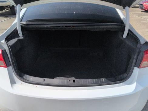 Used 2019 Chevrolet Impala LT FWD image 6
