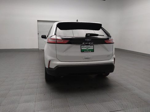 Used 2024 Ford Edge SE image 6