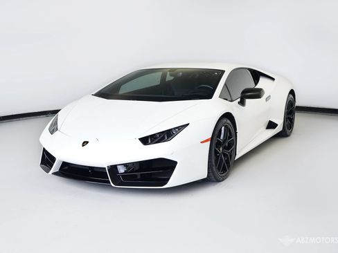 Used 2019 Lamborghini Huracan LP 580-2 RWD image 2