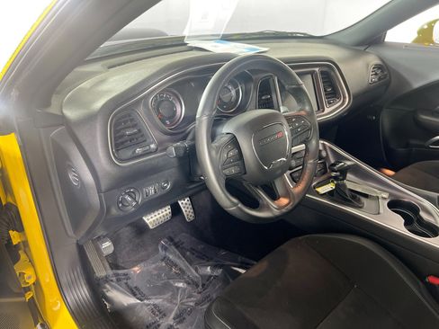 Used 2018 Dodge Challenger R/T Plus image 9