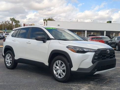 Used 2026 Toyota Corolla Cross L image 2