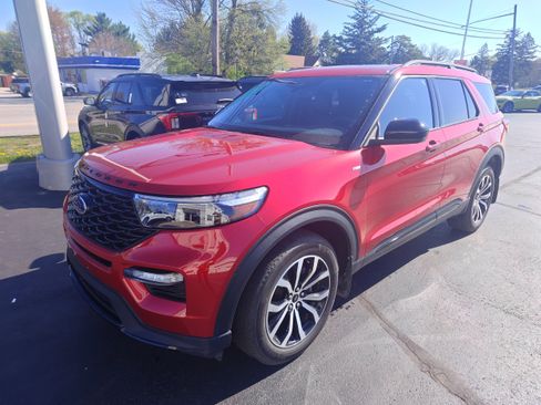 Used 2023 Ford Explorer ST-Line w/ Class IV Trailer Tow Package image 2