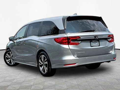 Used 2023 Honda Odyssey Touring image 4