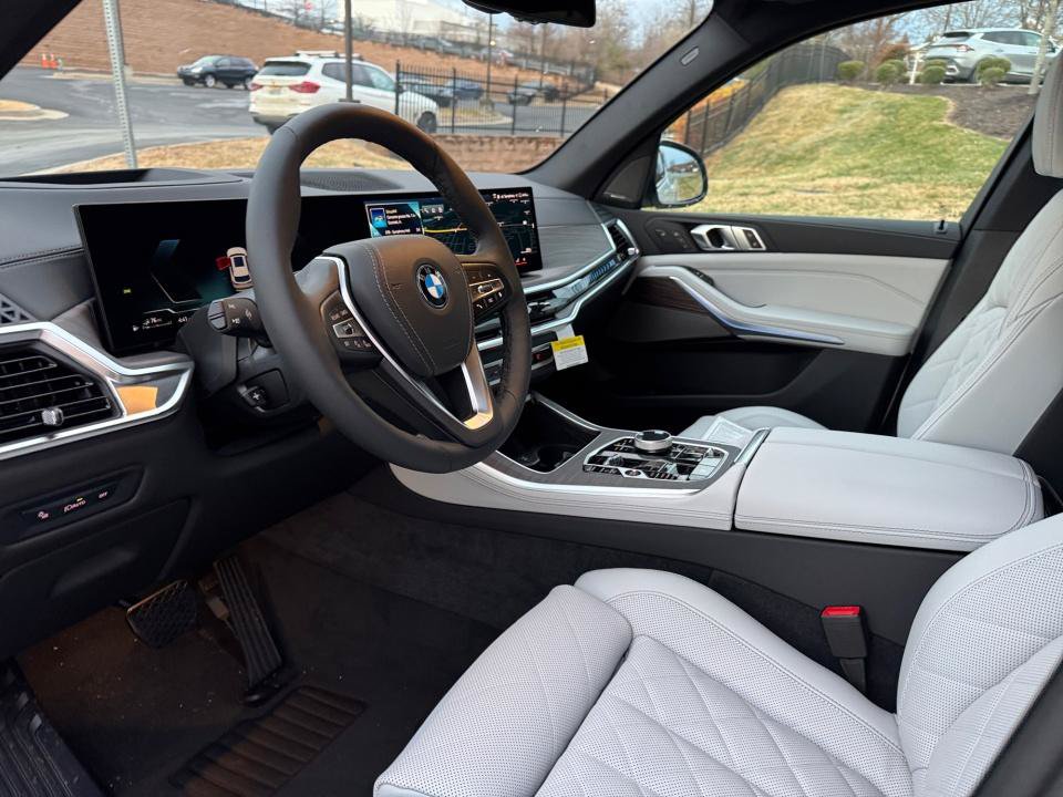Used 2026 BMW X5 xDrive50e w/ Executive Package AWD/4WD image 30