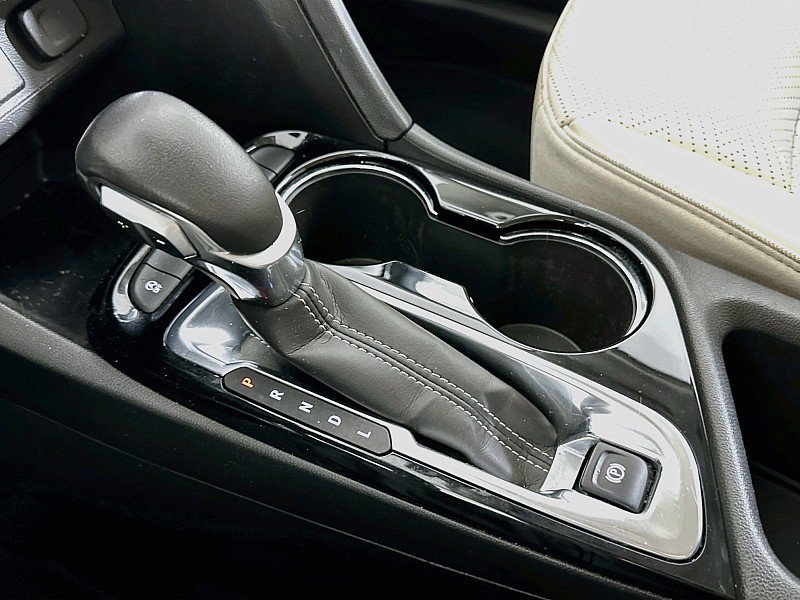Used 2023 Buick Encore GX Essence w/ Experience Buick Package FWD image 18