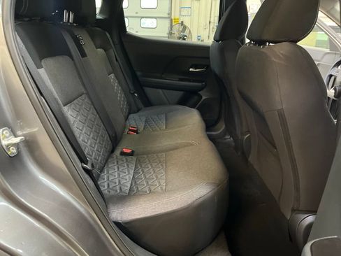 Used 2025 Nissan Kicks SV AWD/4WD image 25