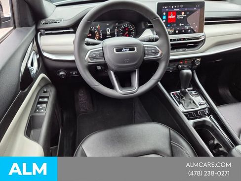 Used 2025 Jeep Compass Limited AWD/4WD image 6
