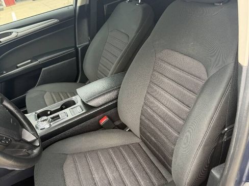 Used 2019 Ford Fusion SE FWD image 18
