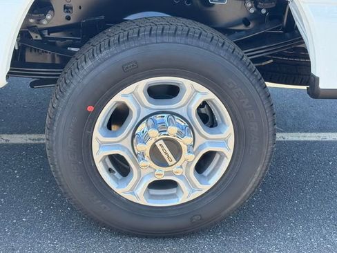 New 2026 Ford F250 XLT image 10