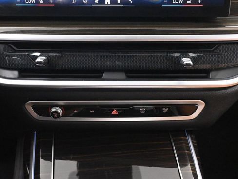 Used 2024 BMW X7 xDrive40i w/ Executive Package AWD/4WD image 47