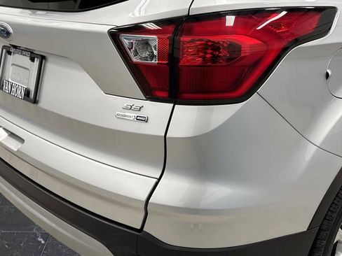 Used 2019 Ford Escape SE image 29