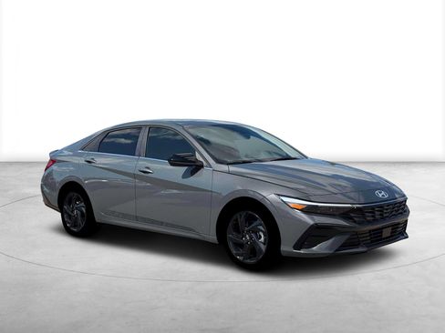 New 2026 Hyundai Elantra SEL Sport Premium FWD image 10