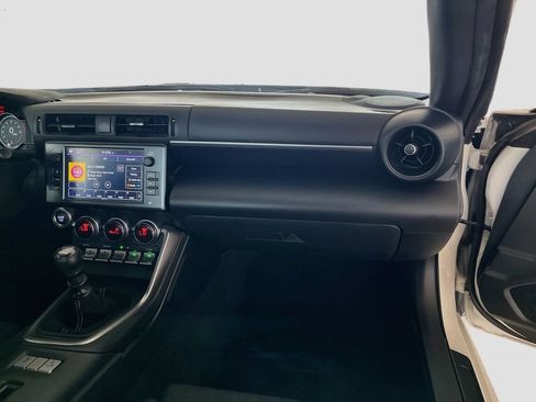 Used 2022 Toyota GR86 RWD image 23