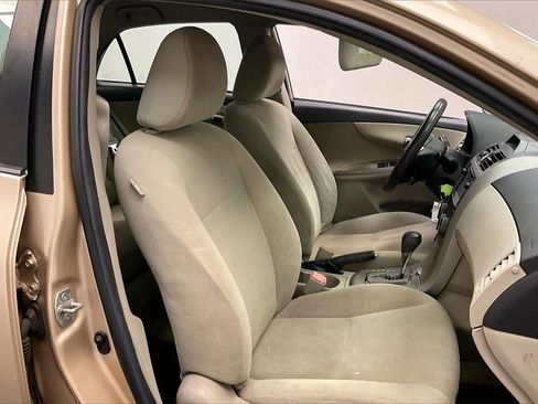 Used 2013 Toyota Corolla LE image 6