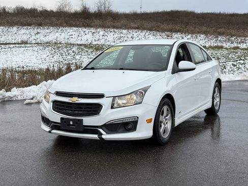 Used 2016 Chevrolet Cruze LT image 1