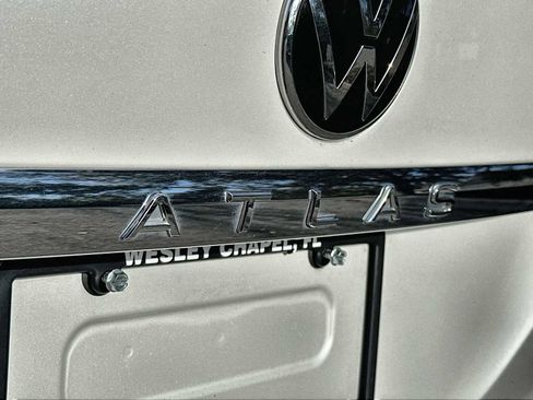 Used 2022 Volkswagen Atlas Cross Sport SEL Premium R-Line image 11