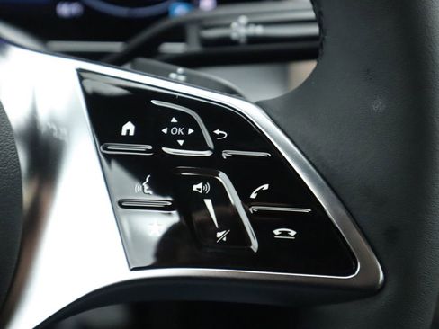 Certified 2025 Mercedes-Benz GLC 300 image 12