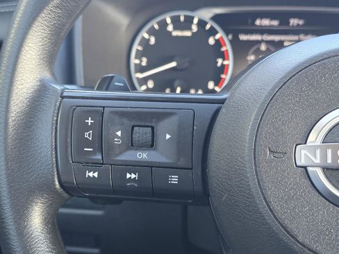 Used 2023 Nissan Rogue S AWD/4WD image 16