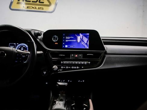 Used 2024 Lexus ES 300h w/ Premium Package image 13
