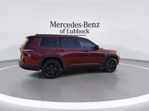 Used 2024 Jeep Grand Cherokee L Altitude image 8