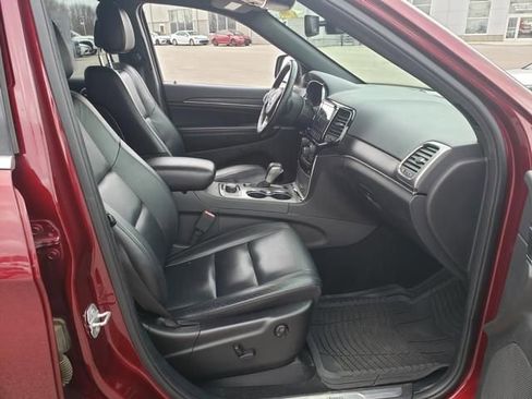 Used 2019 Jeep Grand Cherokee Limited AWD/4WD image 18