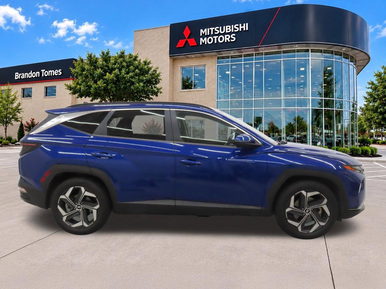 Used 2022 Hyundai Tucson SEL w/ Convenience + Premium Package FWD image 2
