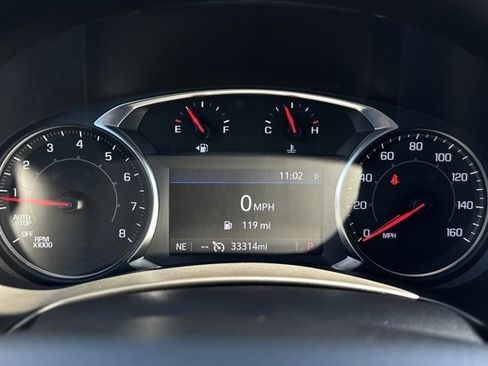 Used 2024 GMC Terrain SLT image 16