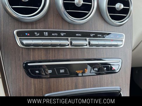 Used 2022 Mercedes-Benz GLC 300 4MATIC w/ Premium Package Lite image 26