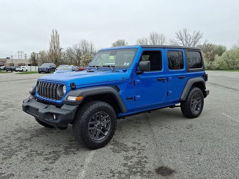 Used 2025 Jeep Wrangler Unlimited Sport AWD/4WD image 6